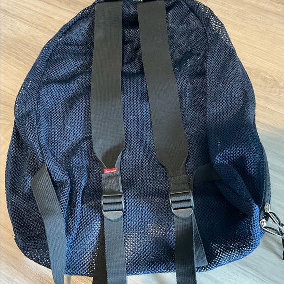 Authentic SUPREME Mesh Backpack - Navy - Picture 3 of 5